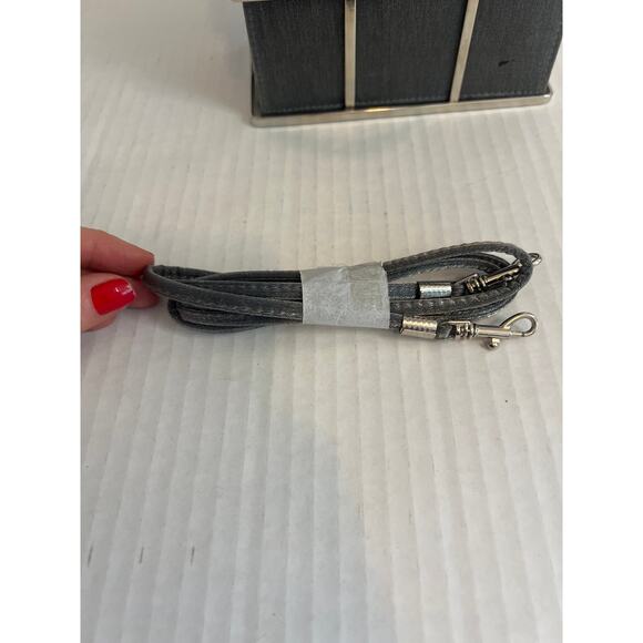 Vintage INSPIRED 1950s Wounded Bird Etra Box Purse with silver caging - Picture 10 of 16